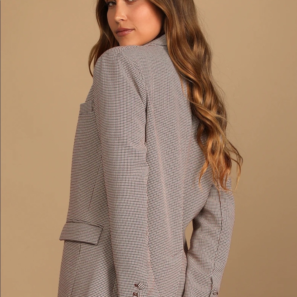 Tan houndstooth blazer